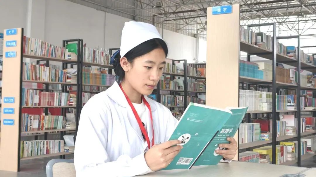 青衿之志 履践致远 | 学习之星：李维薇